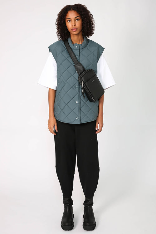 stride vest / teal blue