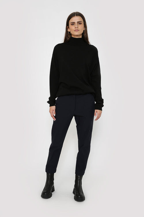 series pant / navy
