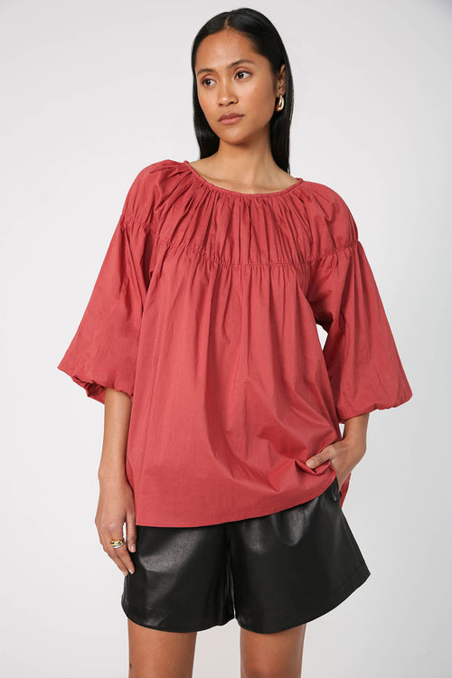 gallery tee / persimmon red