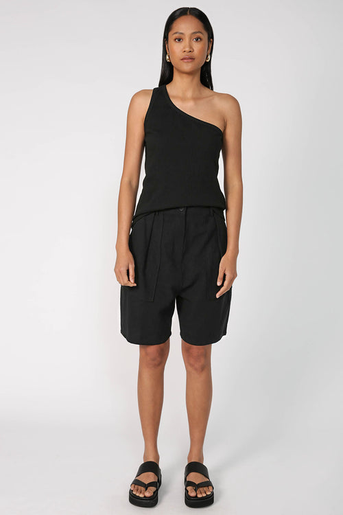 final short / black