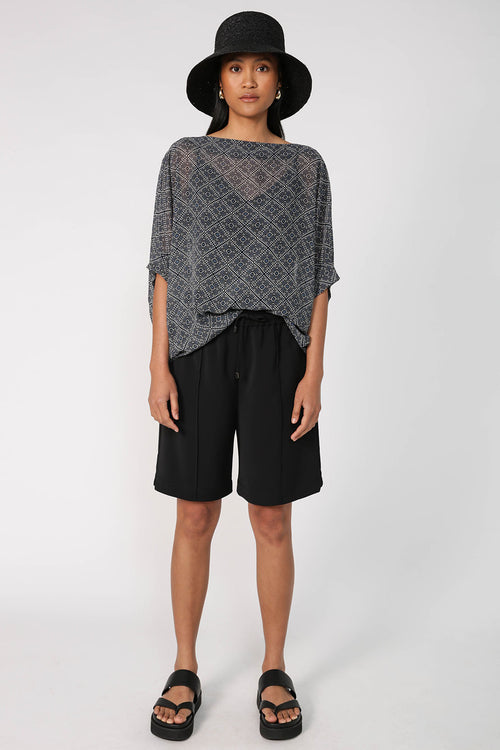 orbis top / blue|black tile print