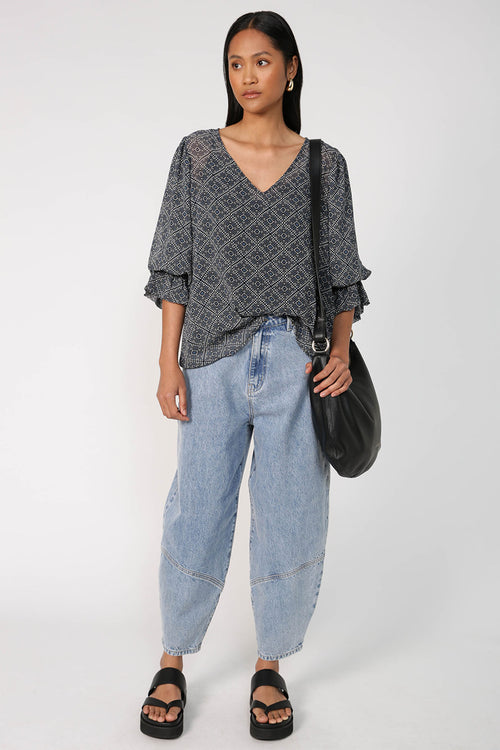 truss tee / blue|black tile print