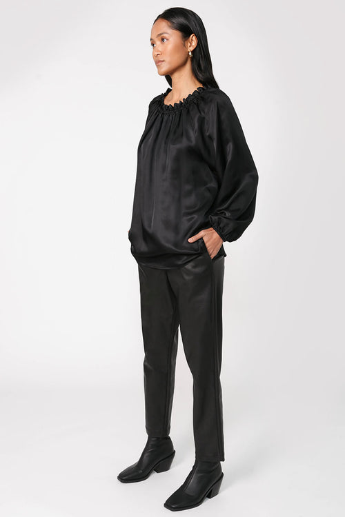 equal top / black