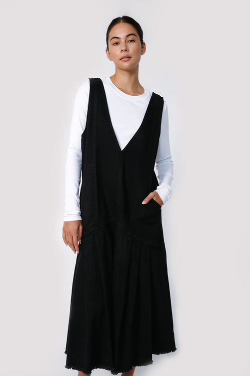 land dress / black denim