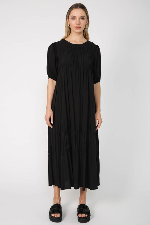 region dress / black