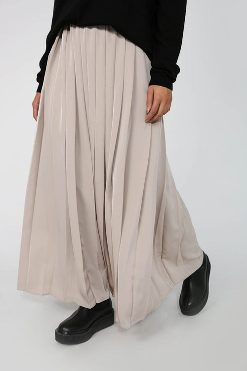 pleating skirt / taupe neutral
