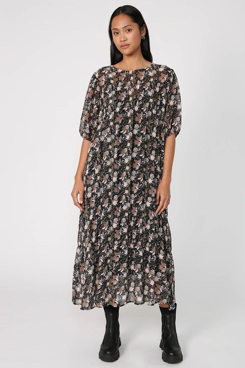 region dress / pink floral paisley