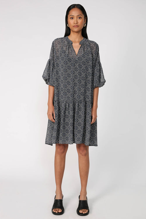nominate dress / blue|black tile print
