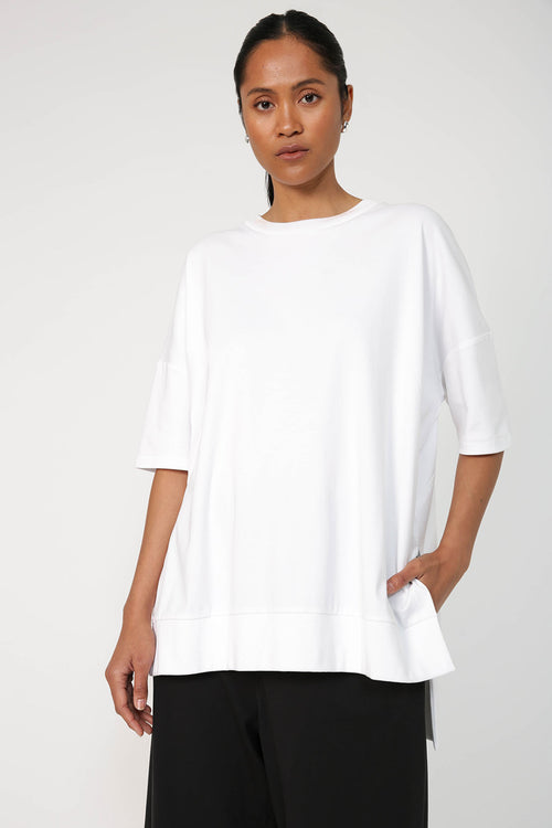 step up tee / white