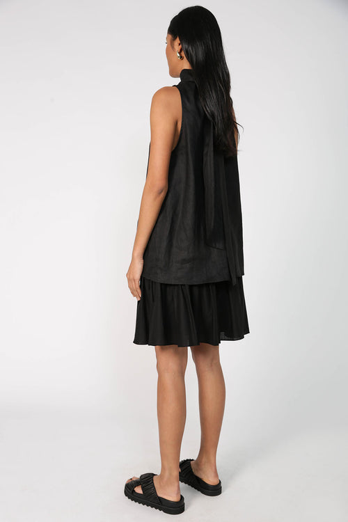 area tank / black linen
