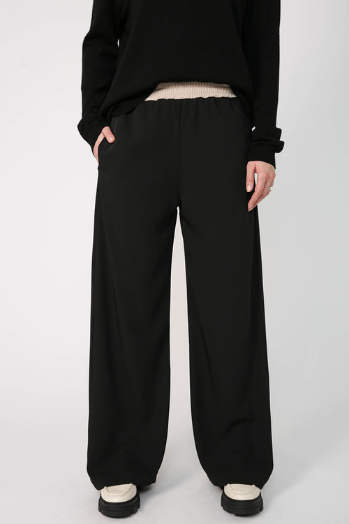 coached contrast pant / black