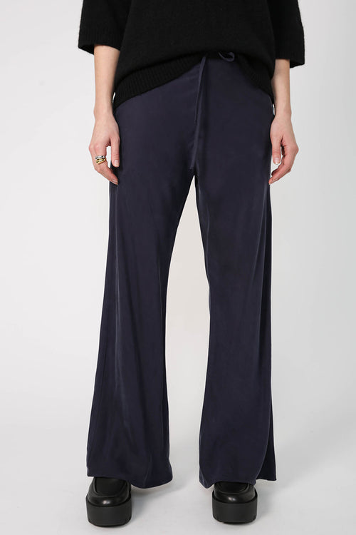 frame bias pant / navy blue