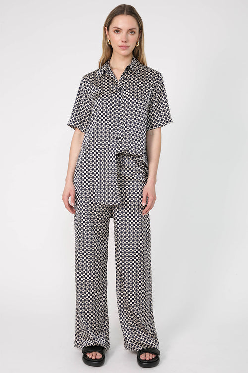 vastness shirt / navy|natural geo print