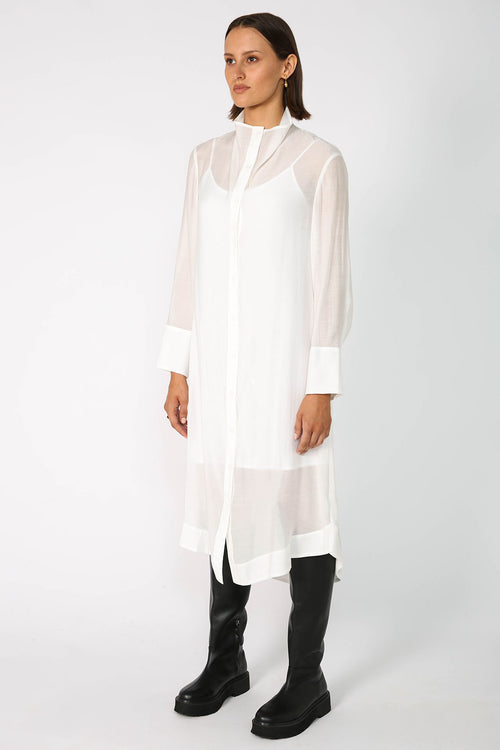 tint dress / white