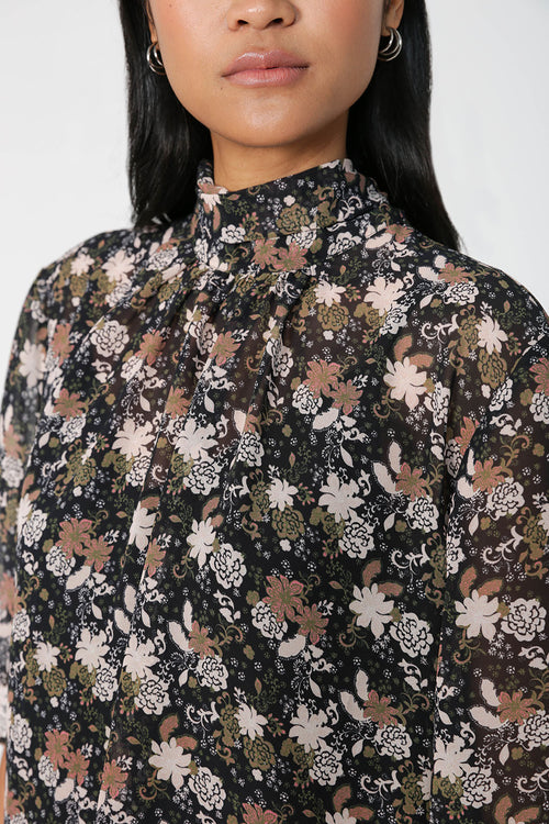 area tee / pink floral paisley