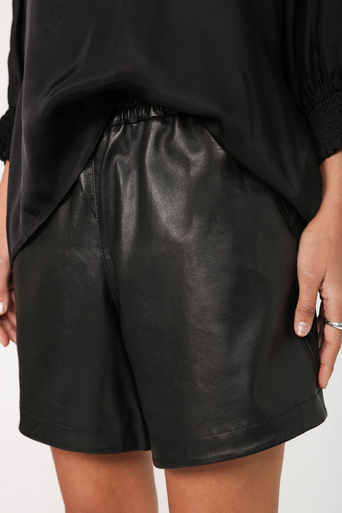 luxe actually short / black