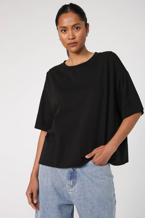 boxed tee / black