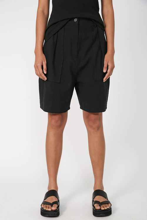 final short / black