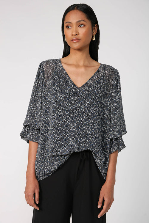 truss tee / blue|black tile print