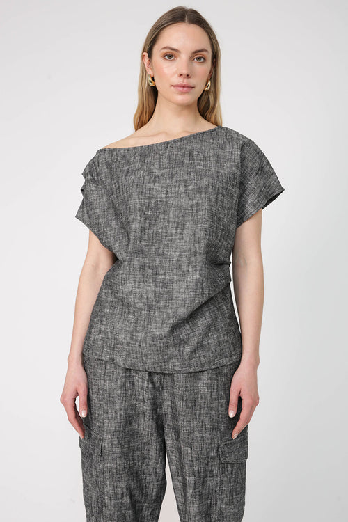 oblige tee / black marle