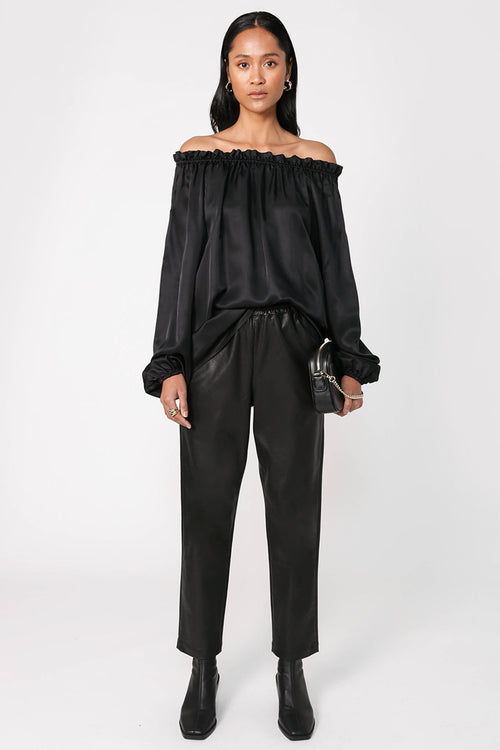 equal top / black