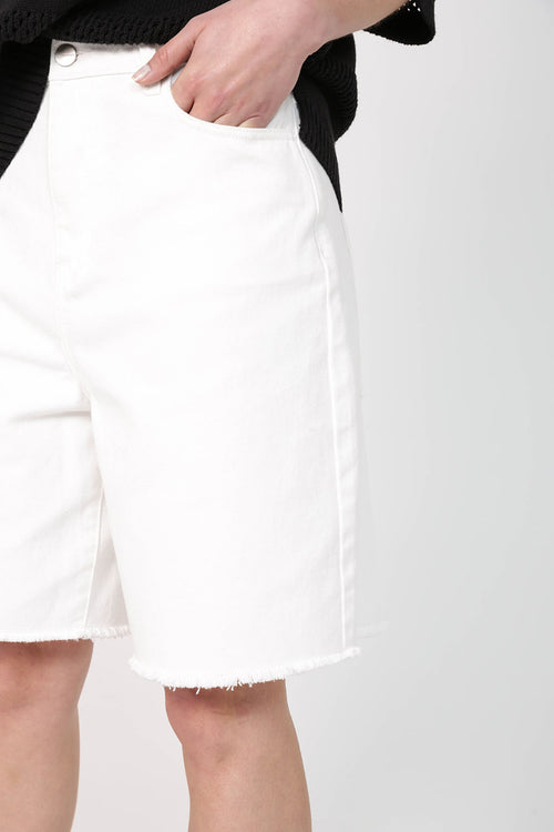 lift denim short / ivory white