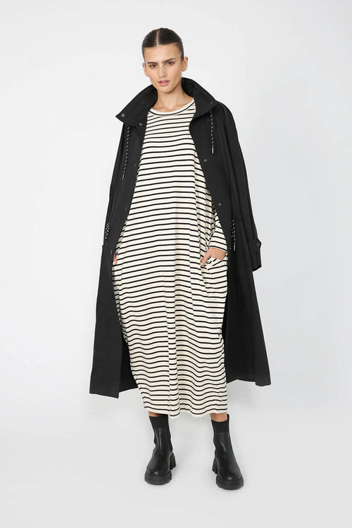 stepping dress / buttermilk | black stripe