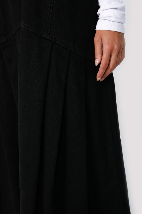 land dress / black denim