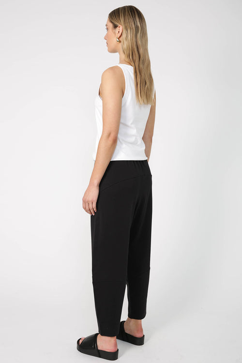 furthering track pant / black