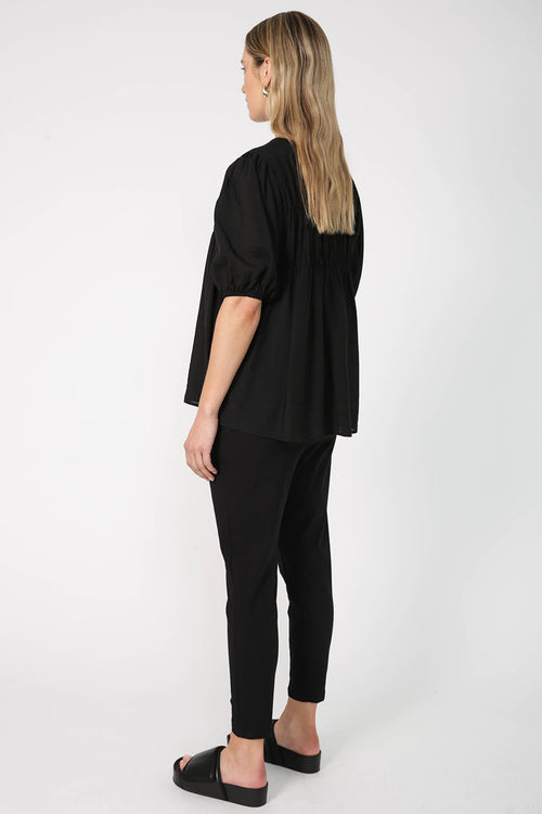 region tee / black
