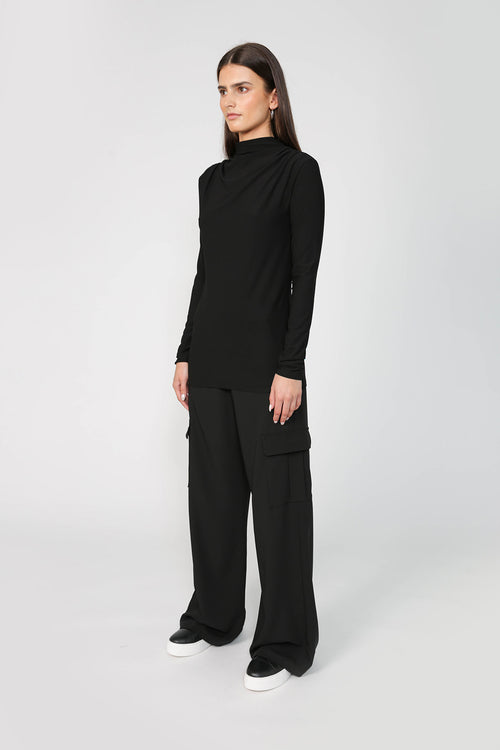 gather polo skin / black