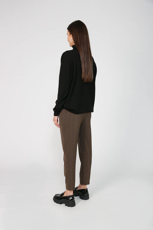 obtain pant / brown check