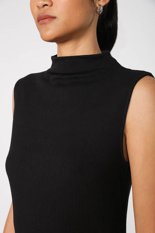 modest rib funnel tank / black