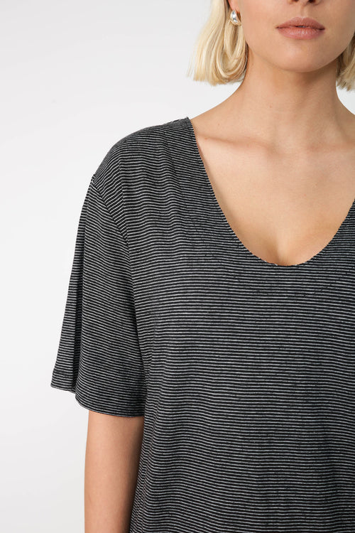 skill tee / black|white stripe