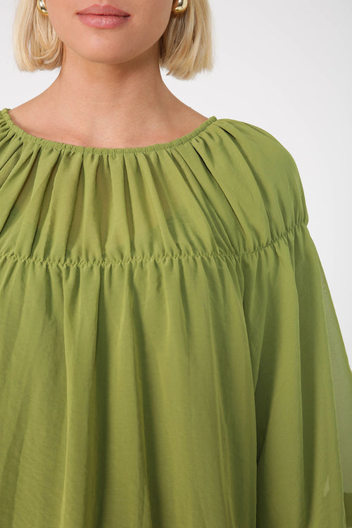 gallery tee / leaf green