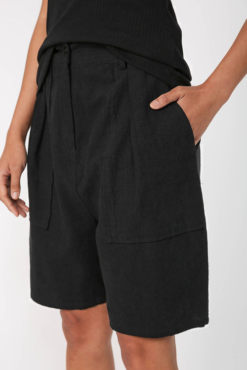 final short / black