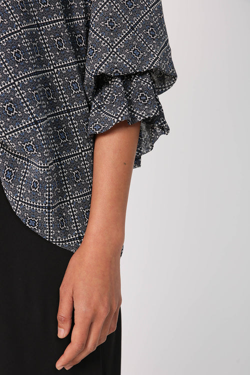 truss tee / blue|black tile print