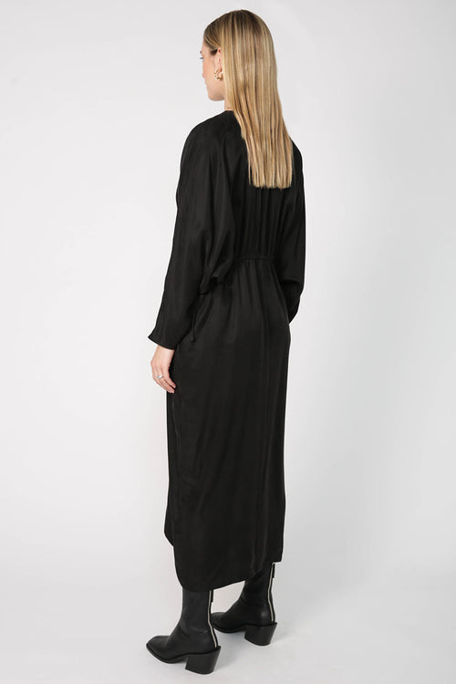 accommodate dress / black