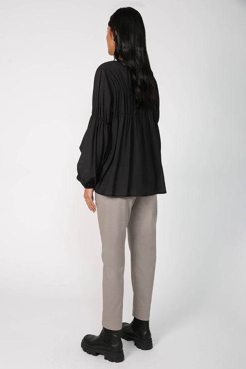 maintain pant / grey brown
