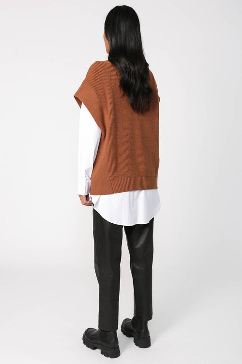 conclude vest / tan brown