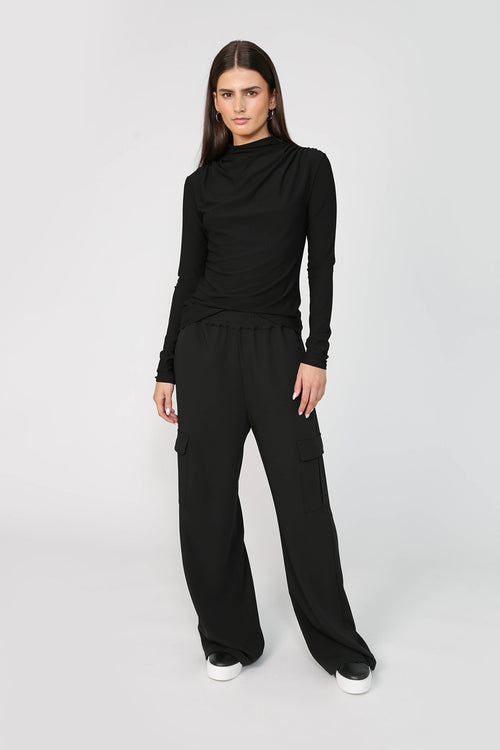 gather polo skin / black