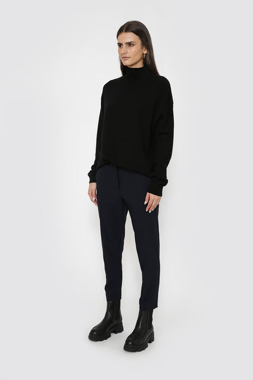 series pant / navy
