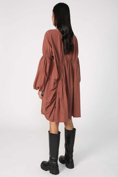 striate dress / chestnut brown