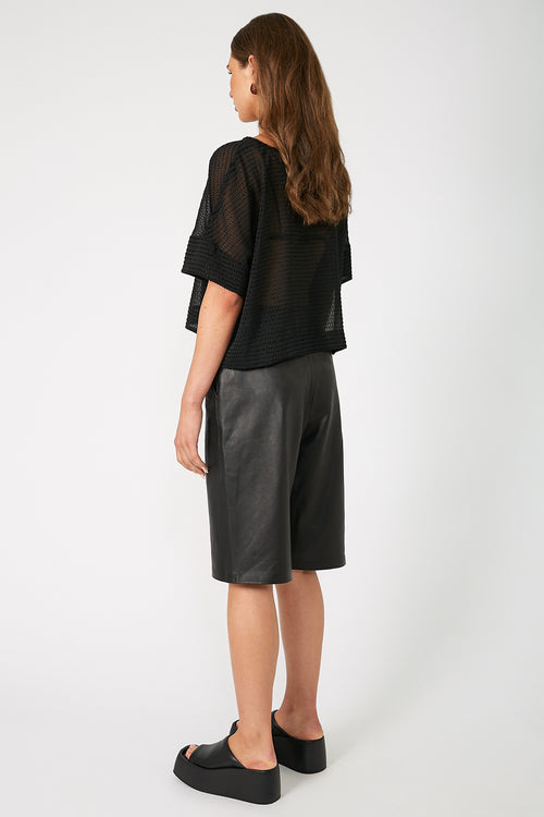 v neck followed crop / black
