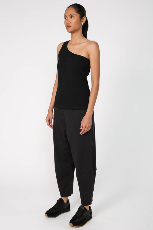 one shoulder tank / black