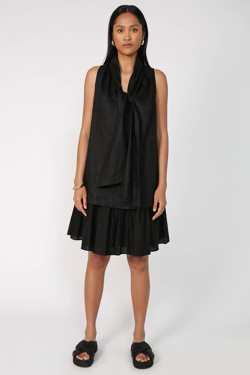 area tank / black linen