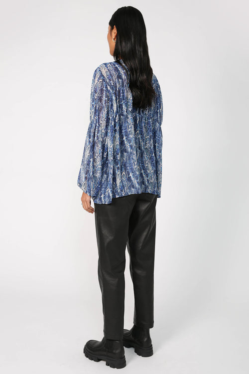 section top / blue cobra