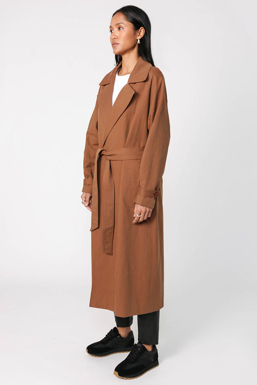 master trenchie / tan brown