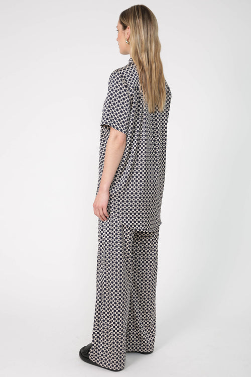 vastness shirt / navy|natural geo print