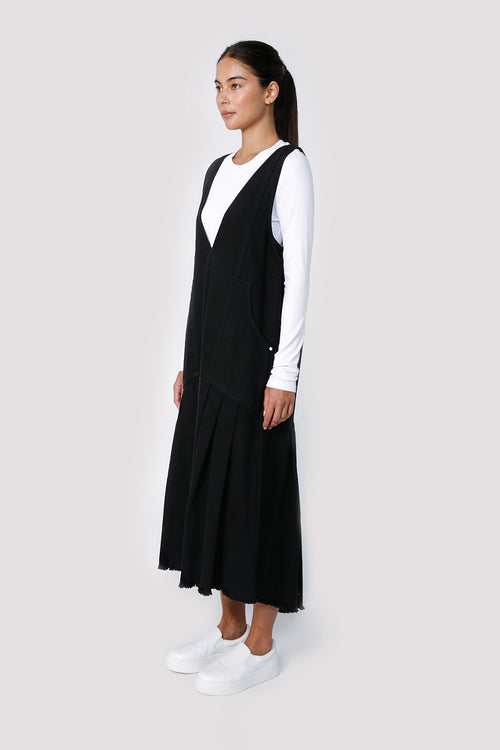land dress / black denim
